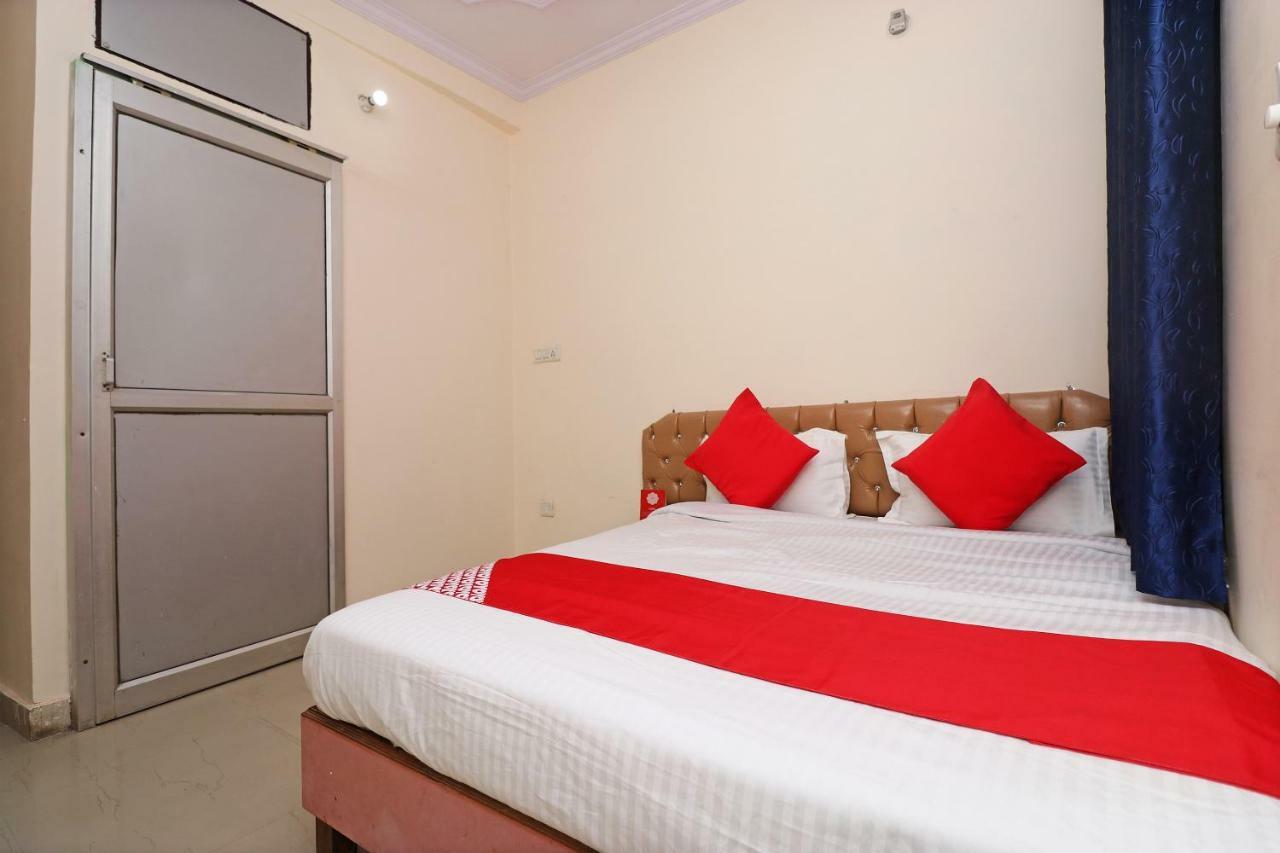 Oyo 30288 Hotel Moon Palace Lucknow Bagian luar foto