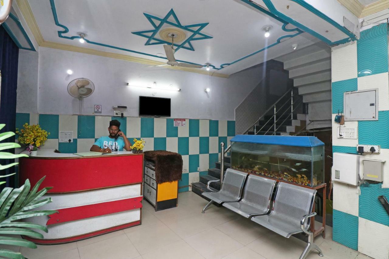 Oyo 30288 Hotel Moon Palace Lucknow Bagian luar foto