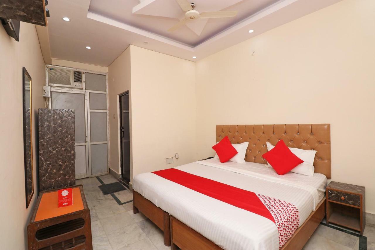 Oyo 30288 Hotel Moon Palace Lucknow Bagian luar foto
