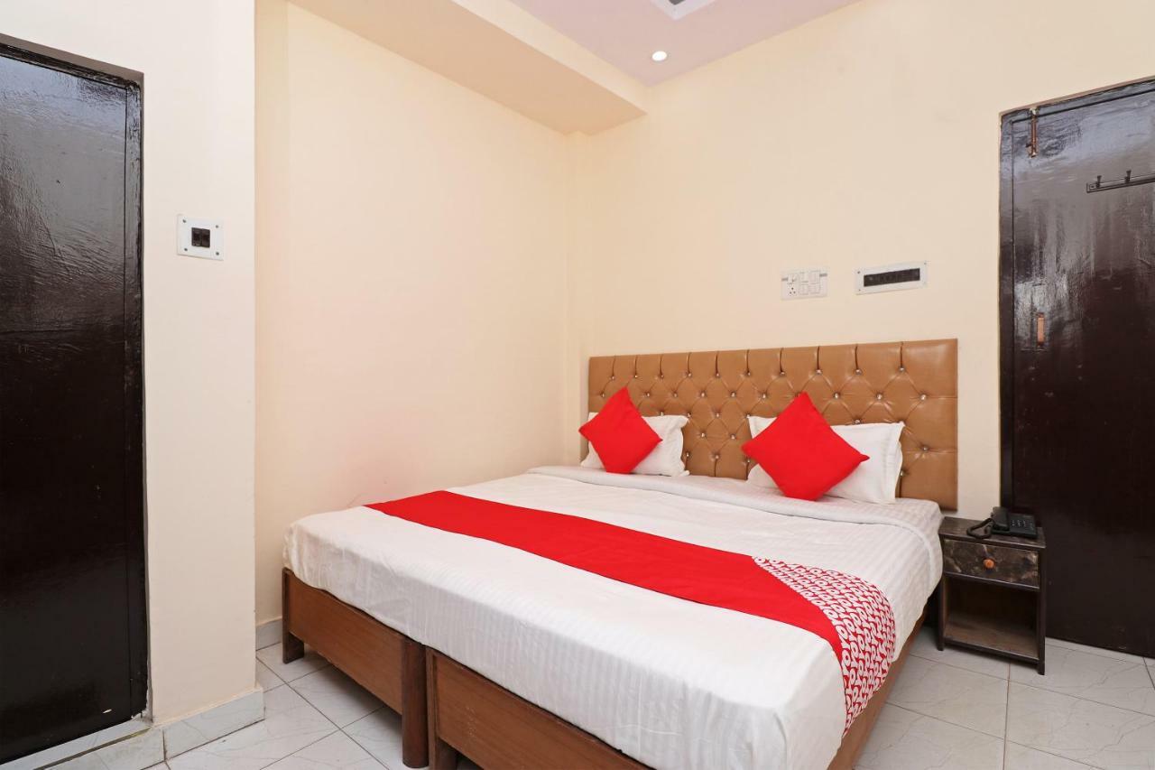 Oyo 30288 Hotel Moon Palace Lucknow Bagian luar foto