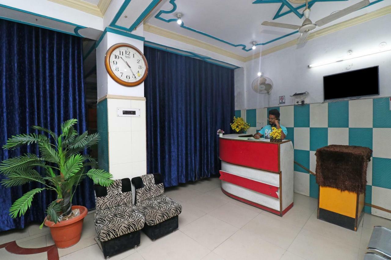 Oyo 30288 Hotel Moon Palace Lucknow Bagian luar foto