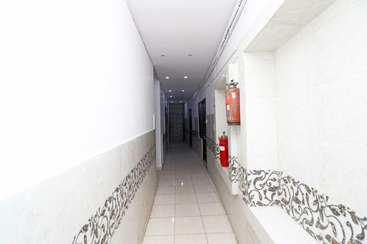 Oyo 30288 Hotel Moon Palace Lucknow Bagian luar foto