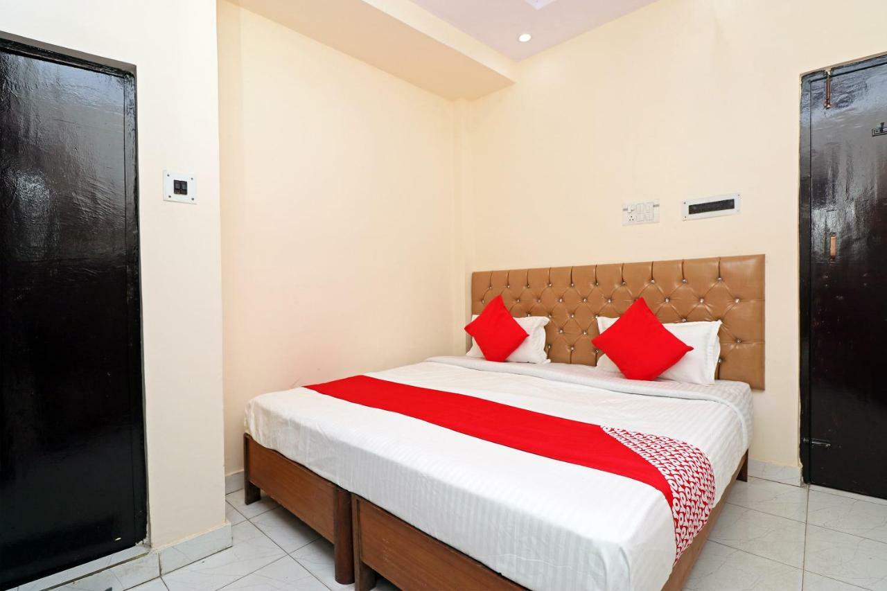 Oyo 30288 Hotel Moon Palace Lucknow Bagian luar foto
