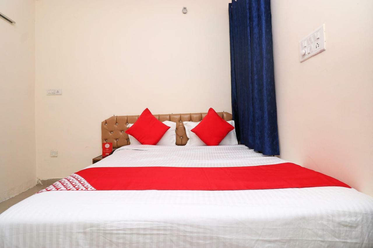 Oyo 30288 Hotel Moon Palace Lucknow Bagian luar foto