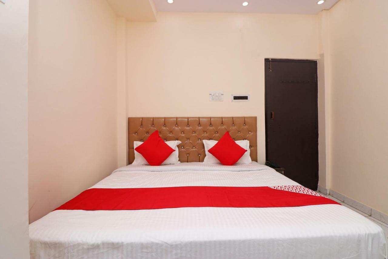 Oyo 30288 Hotel Moon Palace Lucknow Bagian luar foto