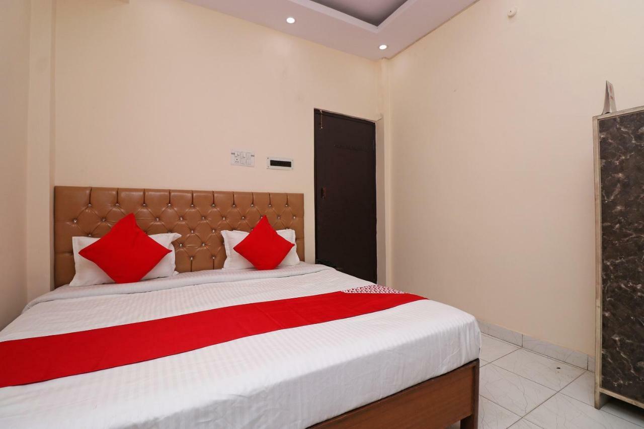 Oyo 30288 Hotel Moon Palace Lucknow Bagian luar foto